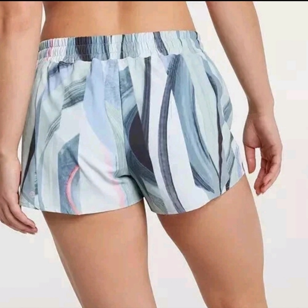 Calia by Carrie Underwood Infinity Run Short - Picture 2 of 16